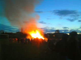 04-04; Elbe; Frohse; Osterfeuer 06