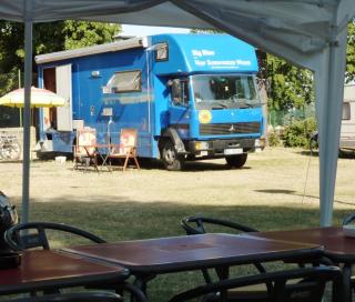 08-06; Litomerice; Big Blue auf Standplatz