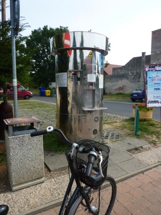 08-09; Kostelec, Wasserzapfstation