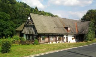 08-22; Dolni Lanov; traditionelles Holzhaus