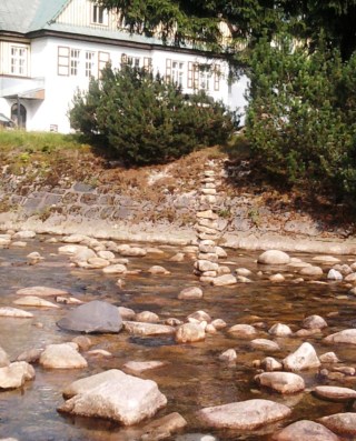 08-24; Spindleruv; Steine in der Labe