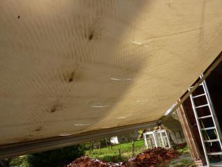 2015-11-27; Beschädigte Markiese