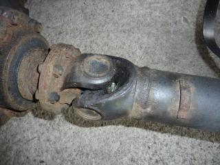 Neuer Schmiernippel im Kardangelenk