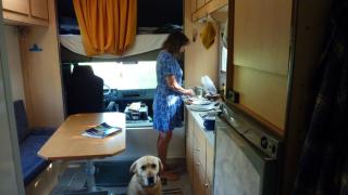 2016-07-20; Pouzdrany; Heidi macht sich noch eine Stulle 01