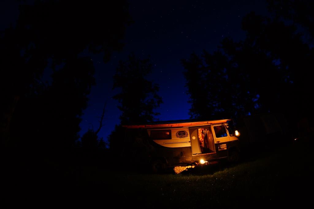 Im Dunkeln ist gut Munkeln