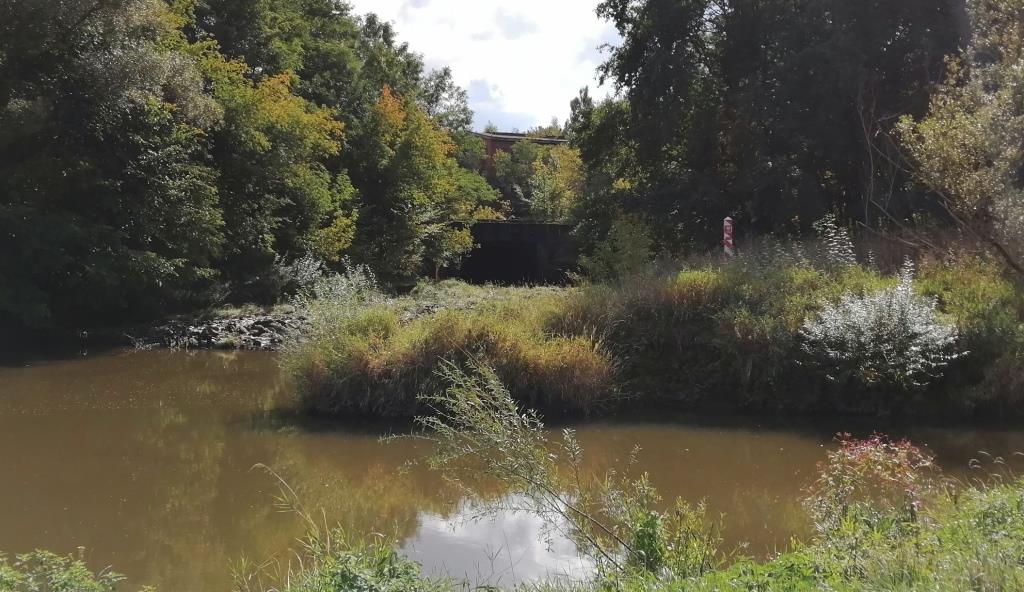 E-Werk in einer alten Papiermühle auf polnischer Seite