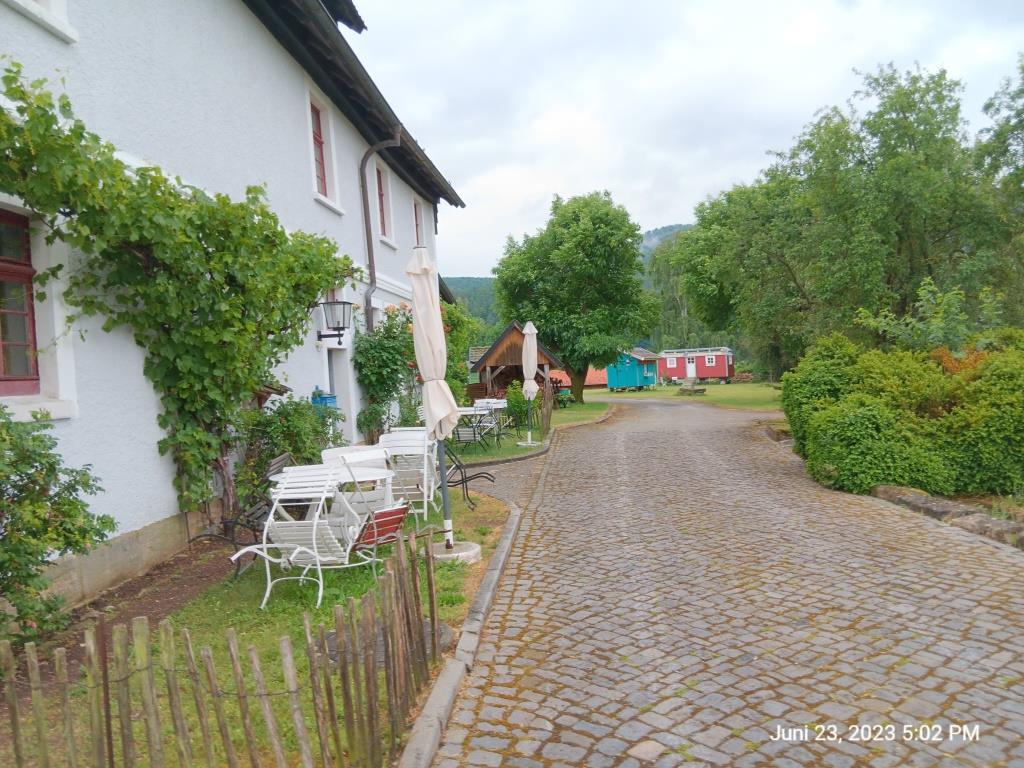 Die "Wohnwagen" des Gasthauses