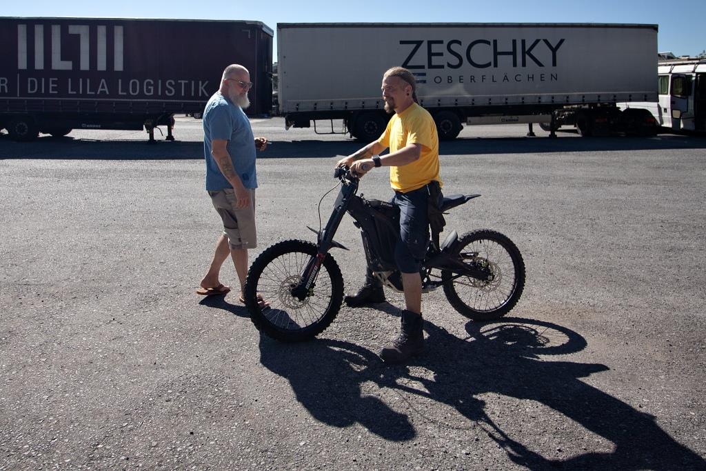 Der Chef versucht sich an E-Mobilität