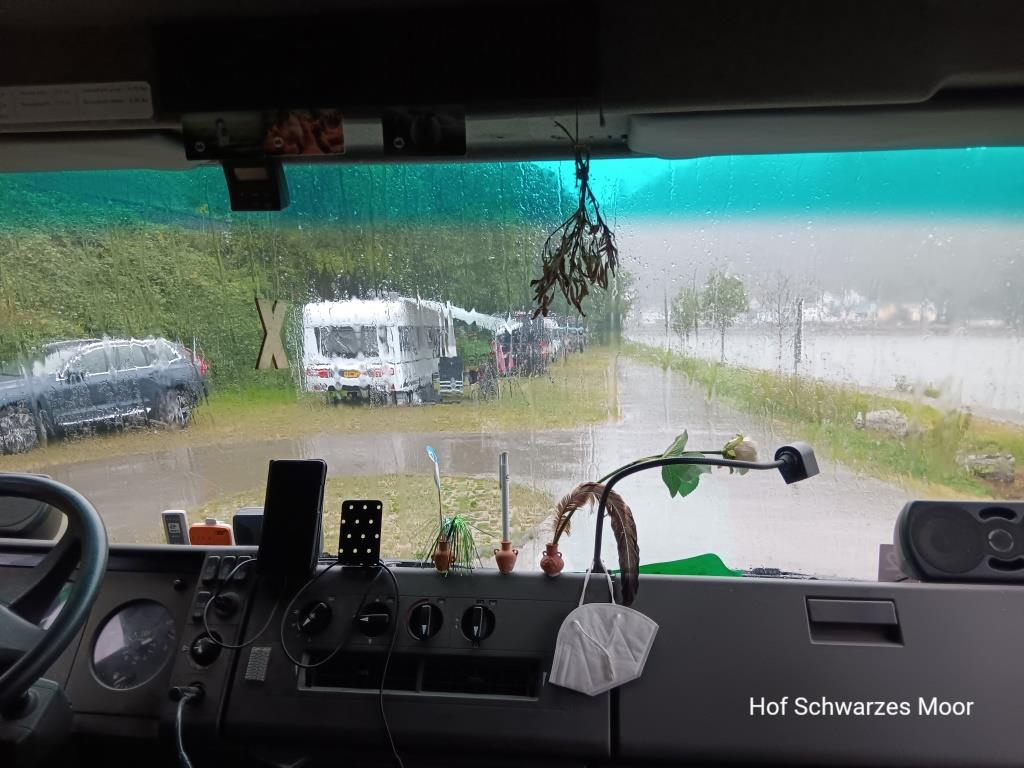 So kann man auch die Windschutzscheibe reinigen