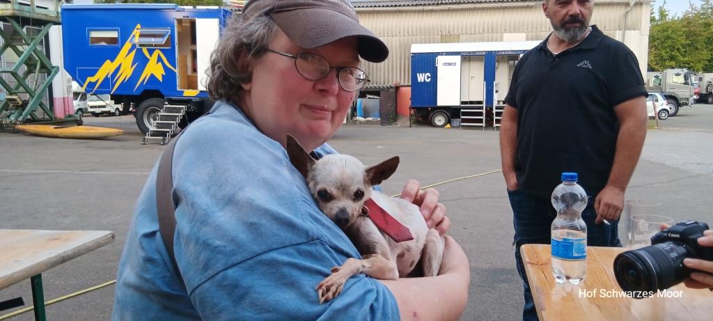 Jeder begrüßt seine Freunde