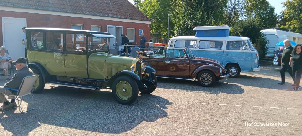 Ein T2 mit Hubdach (der Vorgänger es Dachzeltes)