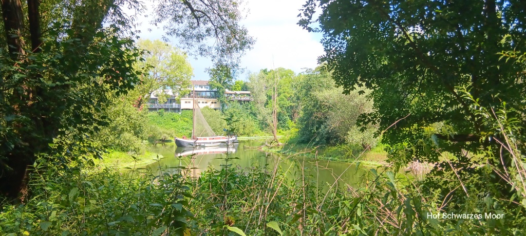 Plattbodenschiff in der Sieg