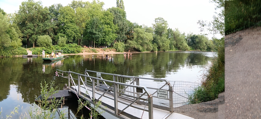 Die Siegfähre mit Badestrand